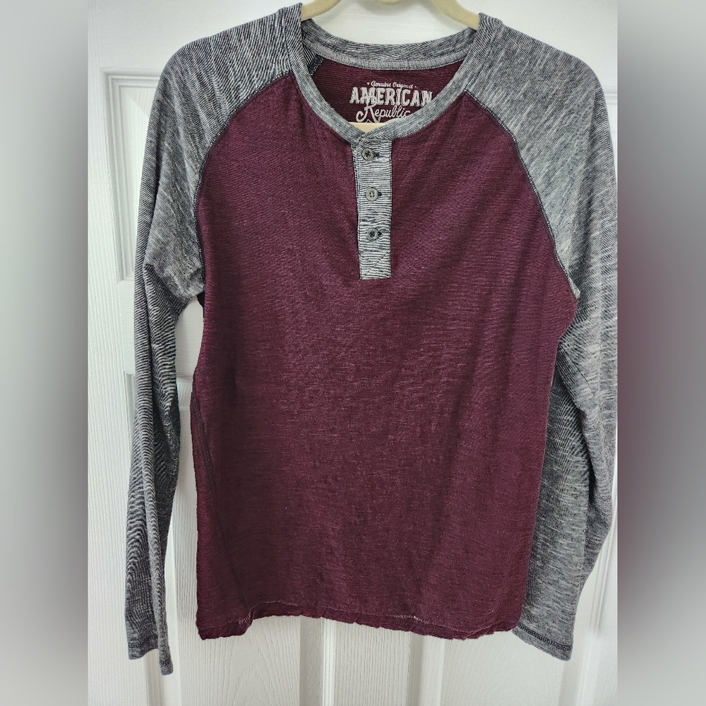 Longsleeve Gray and Marroon Baseball T-shirt - Medium